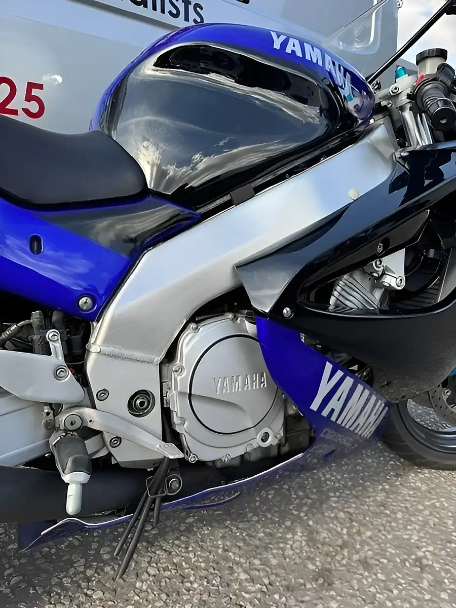 Used 1999 Yamaha YZF1000R Thunderace - Interior and Exterior details 8