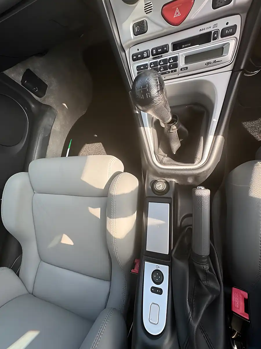 Used 2000 Alfa Romeo Gtv Turismo Silver - Interior and Exterior details 11