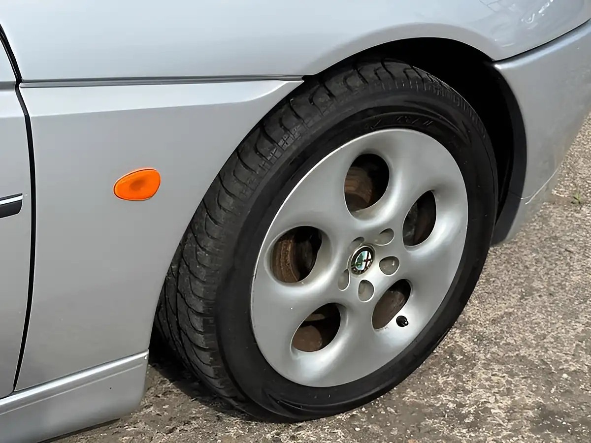 Used 2000 Alfa Romeo Gtv Turismo Silver - Interior and Exterior details 13