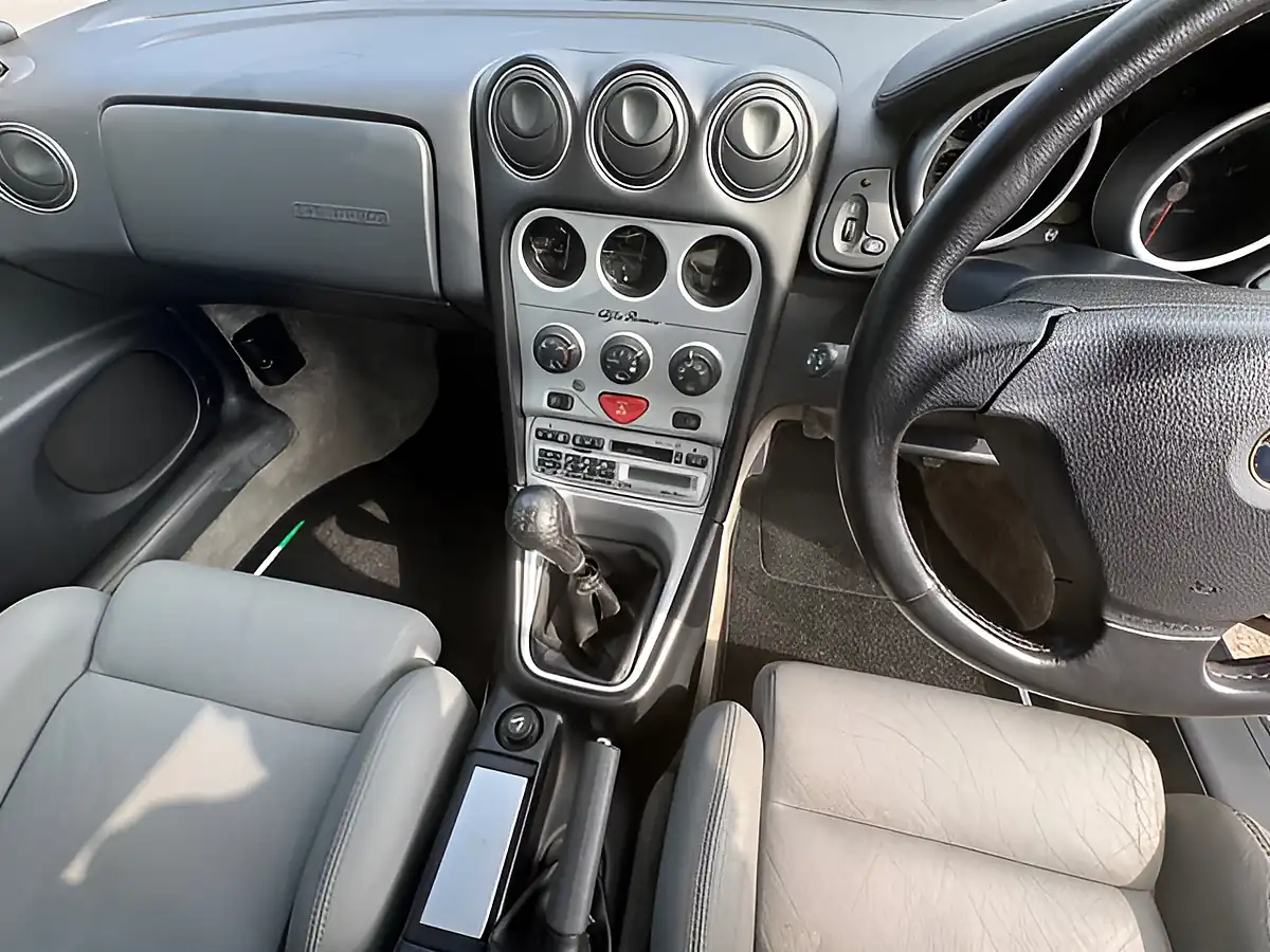 Used 2000 Alfa Romeo Gtv Turismo Silver - Interior and Exterior details 18