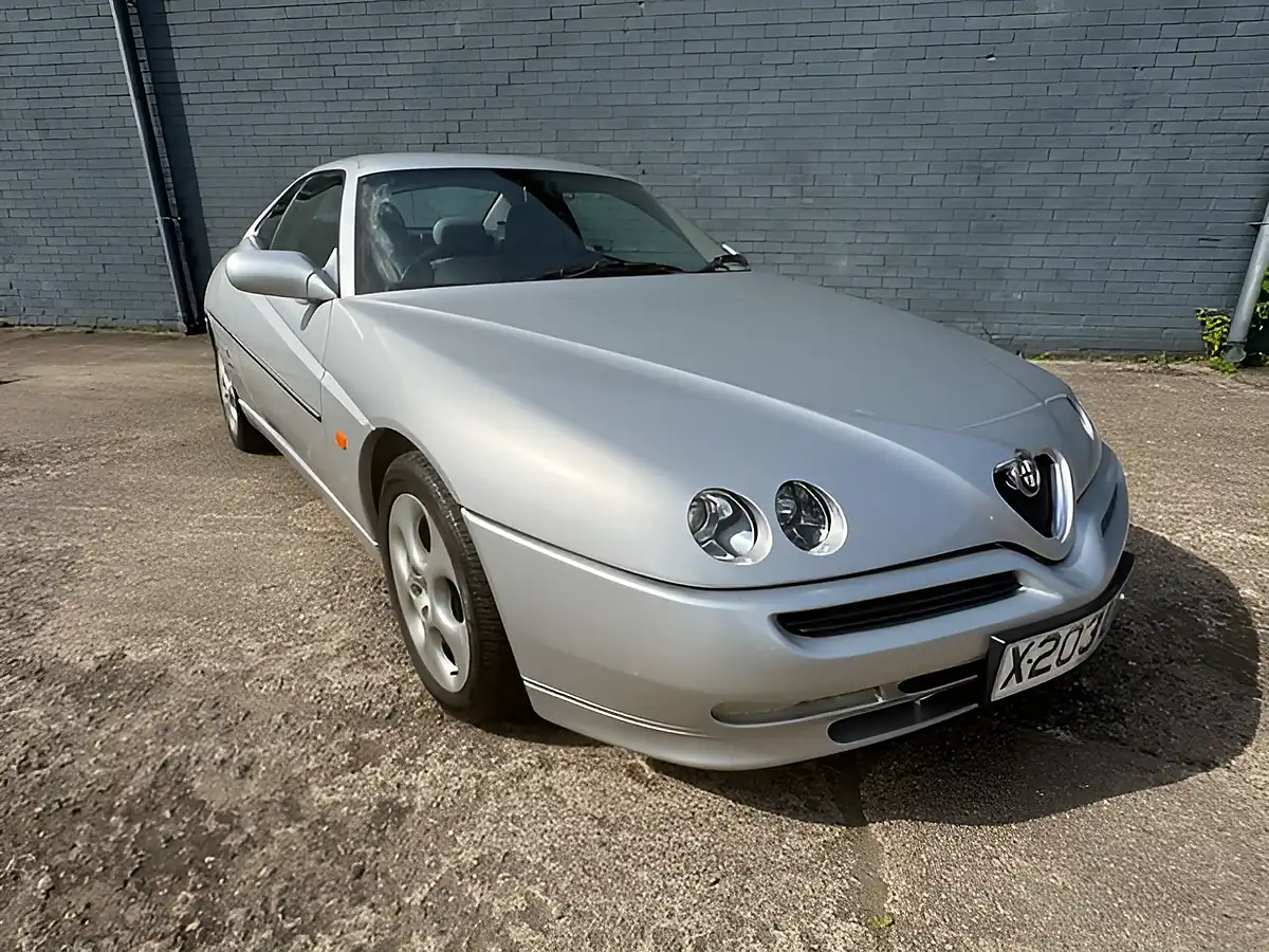 Used 2000 Alfa Romeo Gtv Turismo Silver - Interior and Exterior details 2
