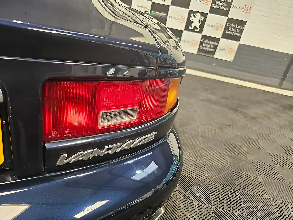 Used 2000 Aston Martin DB7 Vantage Blue - Interior and Exterior details 15