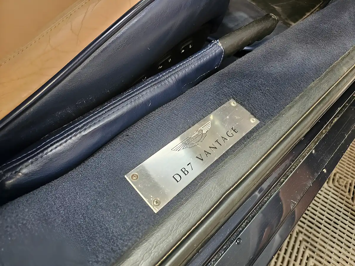 Used 2000 Aston Martin DB7 Vantage Blue - Interior and Exterior details 16