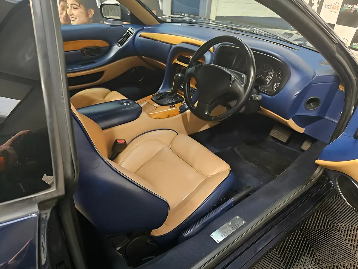 Used 2000 Aston Martin DB7 Vantage Blue - Interior and Exterior details 4