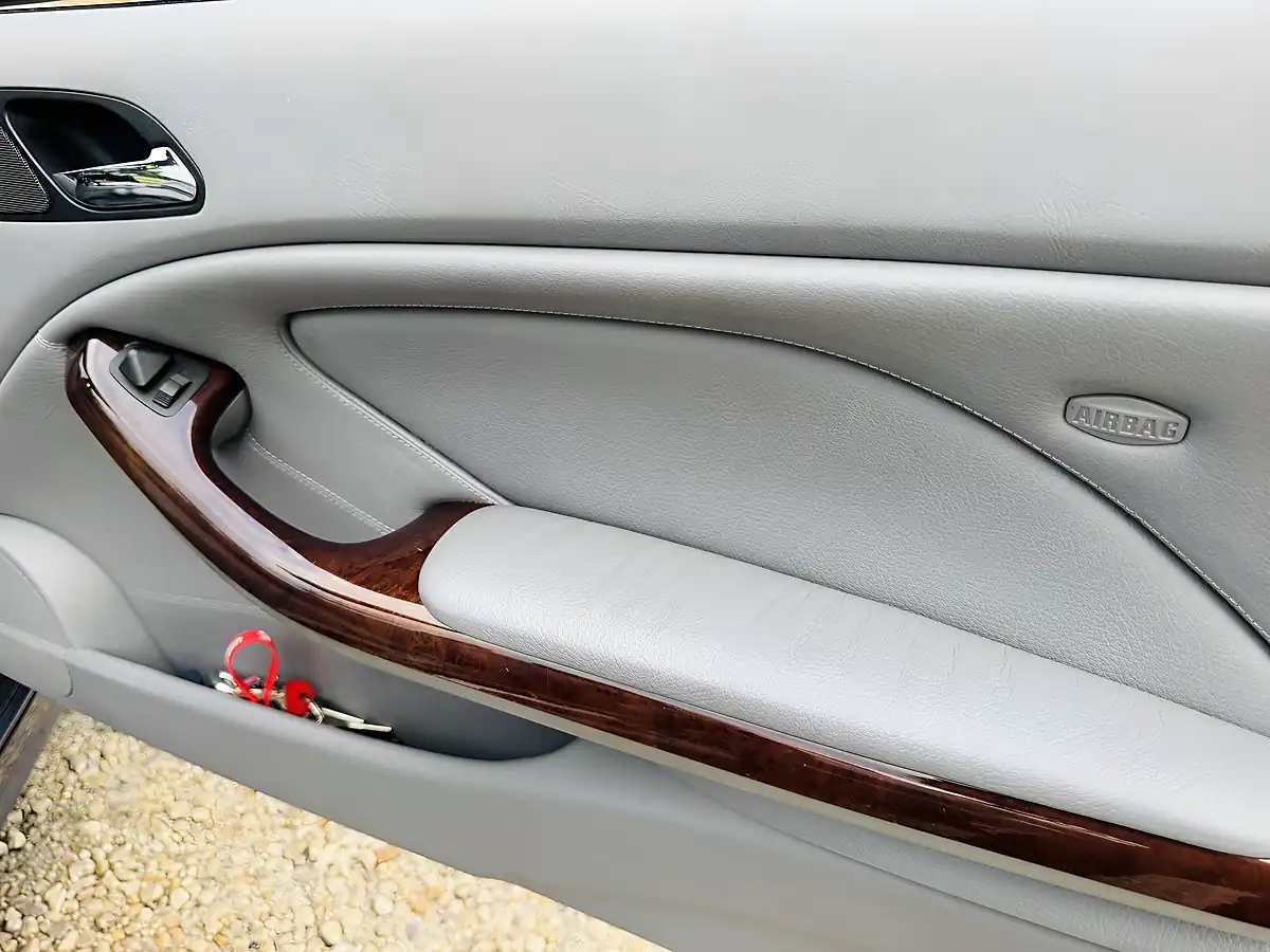 Used 2000 BMW 3 Series 323Ci Convertible Blue - Interior and Exterior details 12