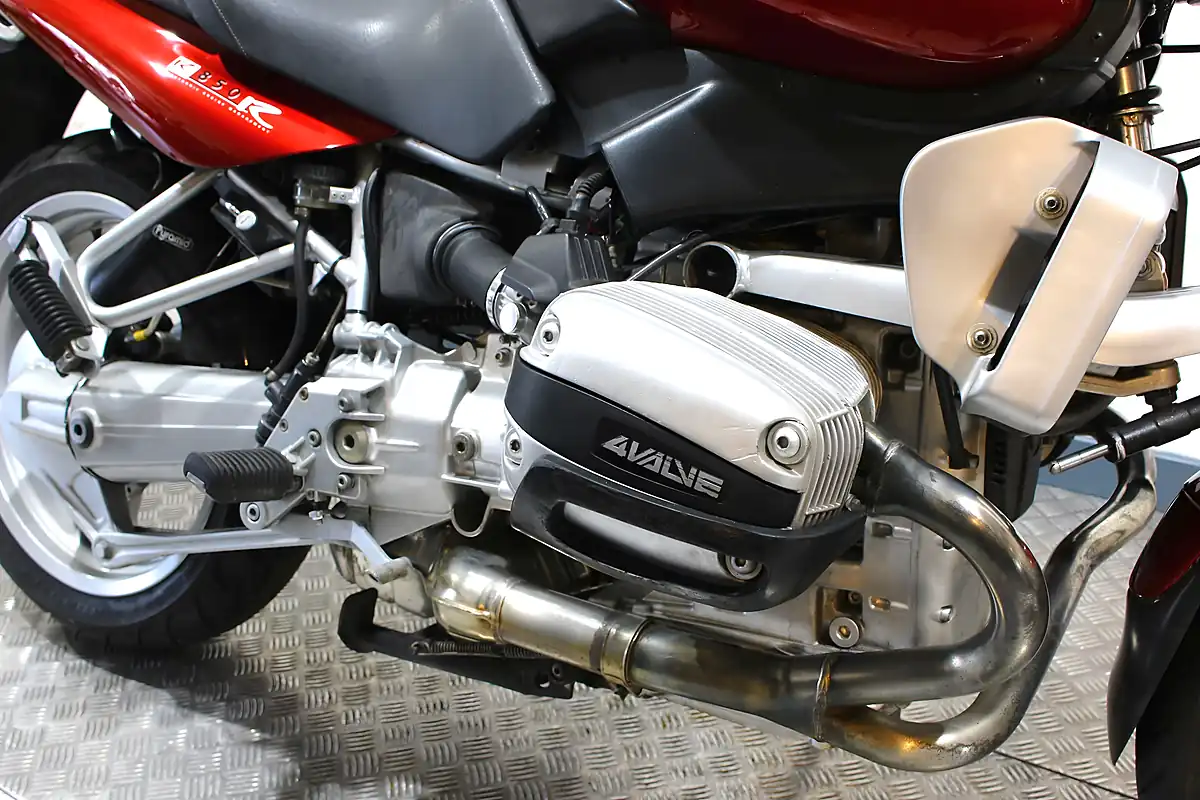 Used 2000 BMW R850R Red - Interior and Exterior details 6