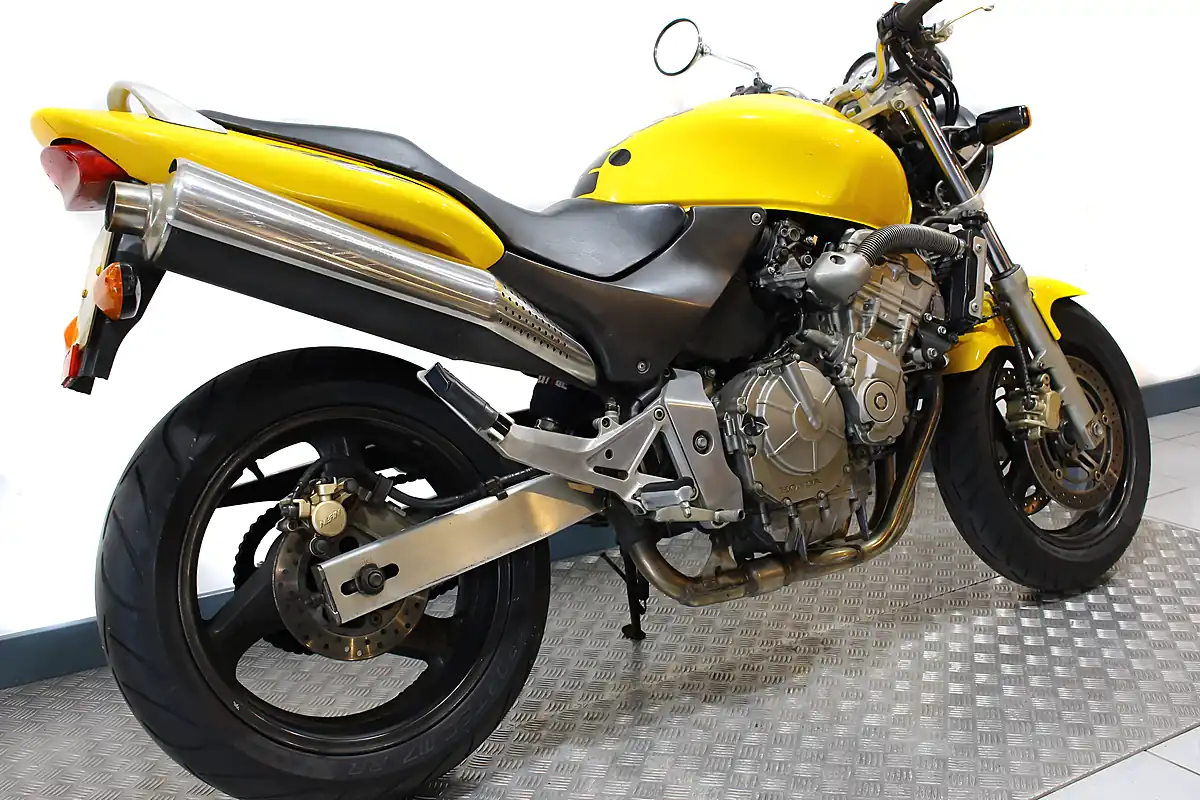 Used 2000 Honda CB600F Yellow - Interior and Exterior details 3