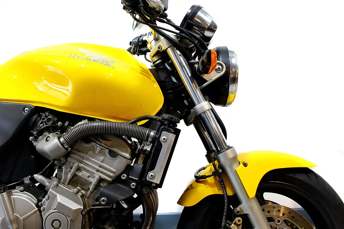 Used 2000 Honda CB600F Yellow - Interior and Exterior details 4