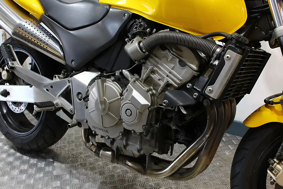 Used 2000 Honda CB600F Yellow - Interior and Exterior details 6