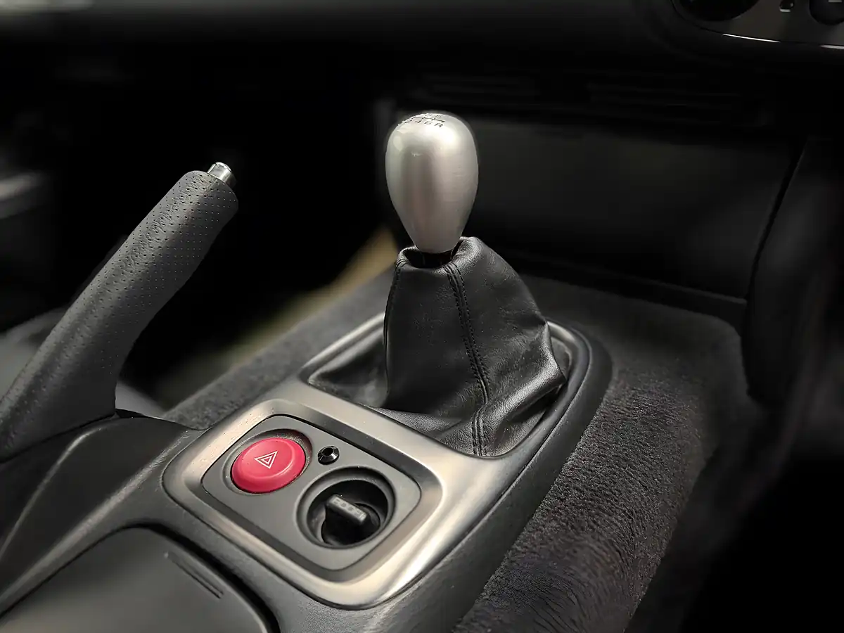 Used 2000 Honda S2000 Roadster Metallic Silver - Interior and Exterior details 9