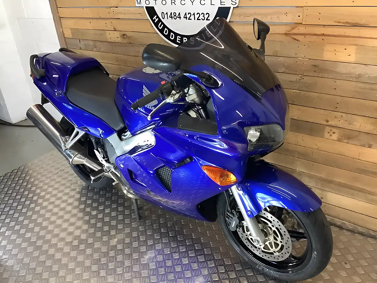 Used 2000 Honda Vfr Metallic Blue - Interior and Exterior details 10