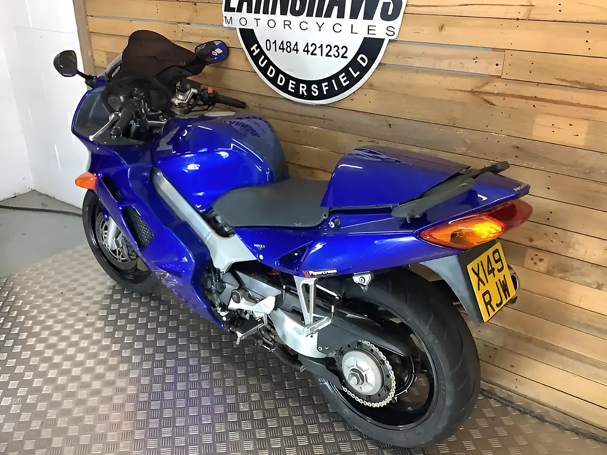 Used 2000 Honda Vfr Metallic Blue - Interior and Exterior details 11