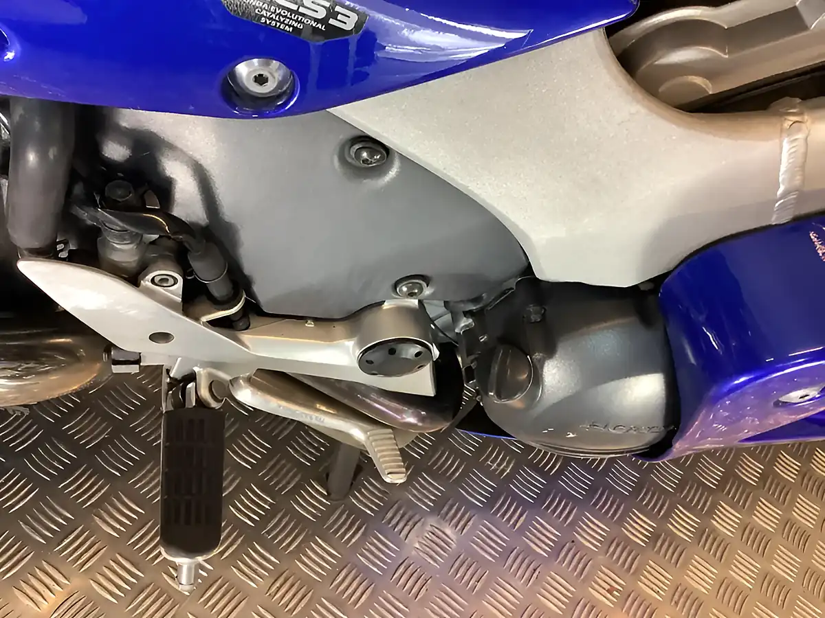 Used 2000 Honda Vfr Metallic Blue - Interior and Exterior details 18