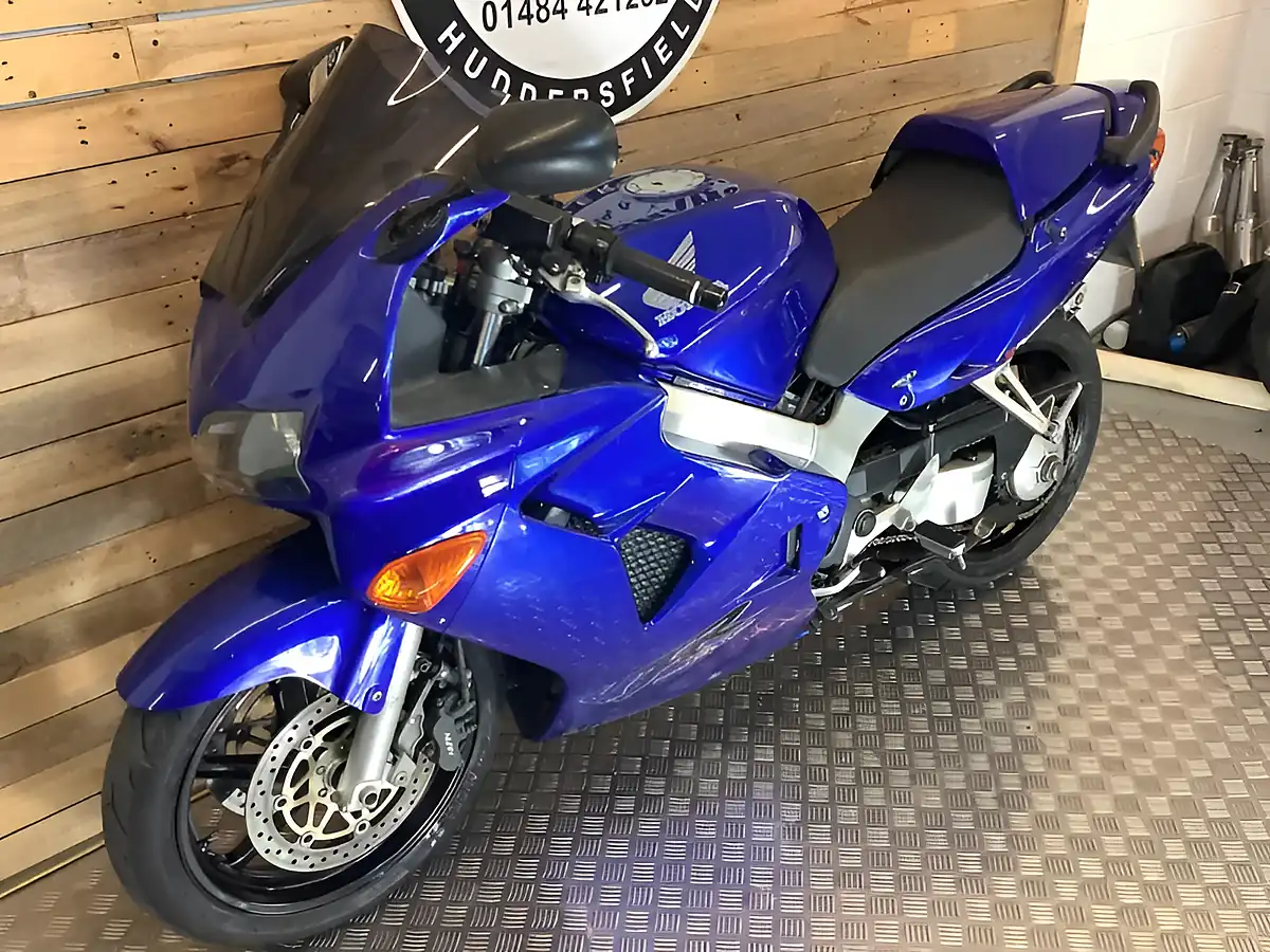Used 2000 Honda Vfr Metallic Blue - Interior and Exterior details 3