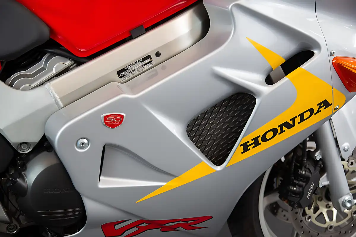 Used 2000 Honda VFR800 Anniversary Red - Interior and Exterior details 10
