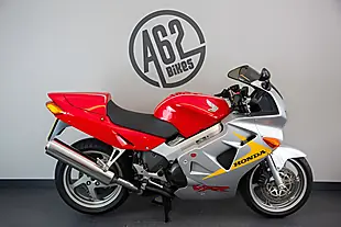 Used 2000 Honda VFR800 Anniversary Red - Interior and Exterior details 3