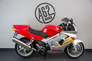 Used 2000 Honda VFR800 Anniversary Red - Interior and Exterior details 4