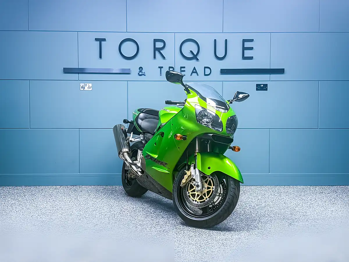 Used 2000 Kawasaki ZX-12R Ninja Green - Interior and Exterior details 10