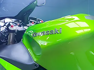 Used 2000 Kawasaki ZX-12R Ninja Green - Interior and Exterior details 17
