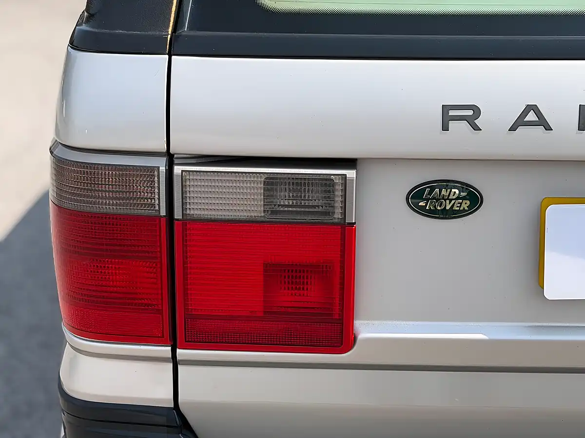 Used 2000 Land Rover Range Rover Vogue Silver - Interior and Exterior details 11