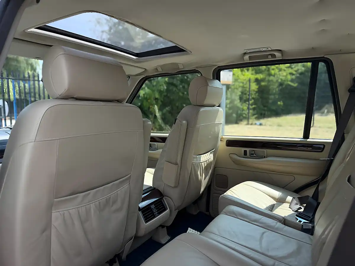 Used 2000 Land Rover Range Rover Vogue Silver - Interior and Exterior details 14