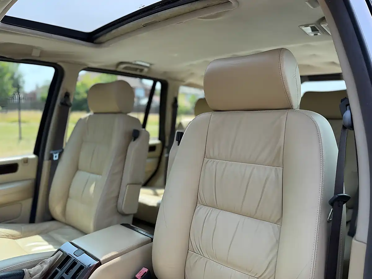 Used 2000 Land Rover Range Rover Vogue Silver - Interior and Exterior details 17