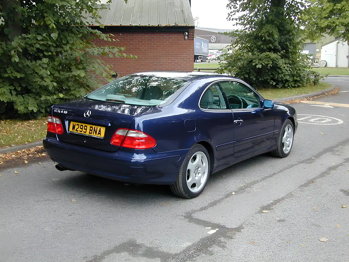 Used 2000 Mercedes-Benz Clk Coupe Azurite Blue Metallic - Interior and Exterior details 3