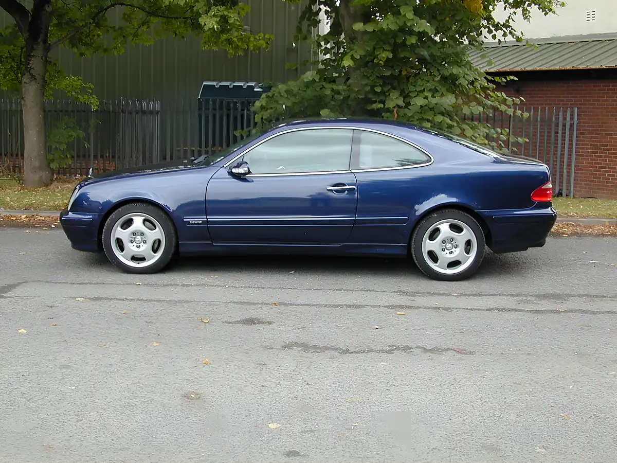Used 2000 Mercedes-Benz Clk Coupe Azurite Blue Metallic - Interior and Exterior details 7