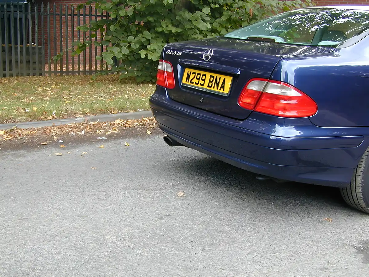 Used 2000 Mercedes-Benz Clk Coupe Azurite Blue Metallic - Interior and Exterior details 9