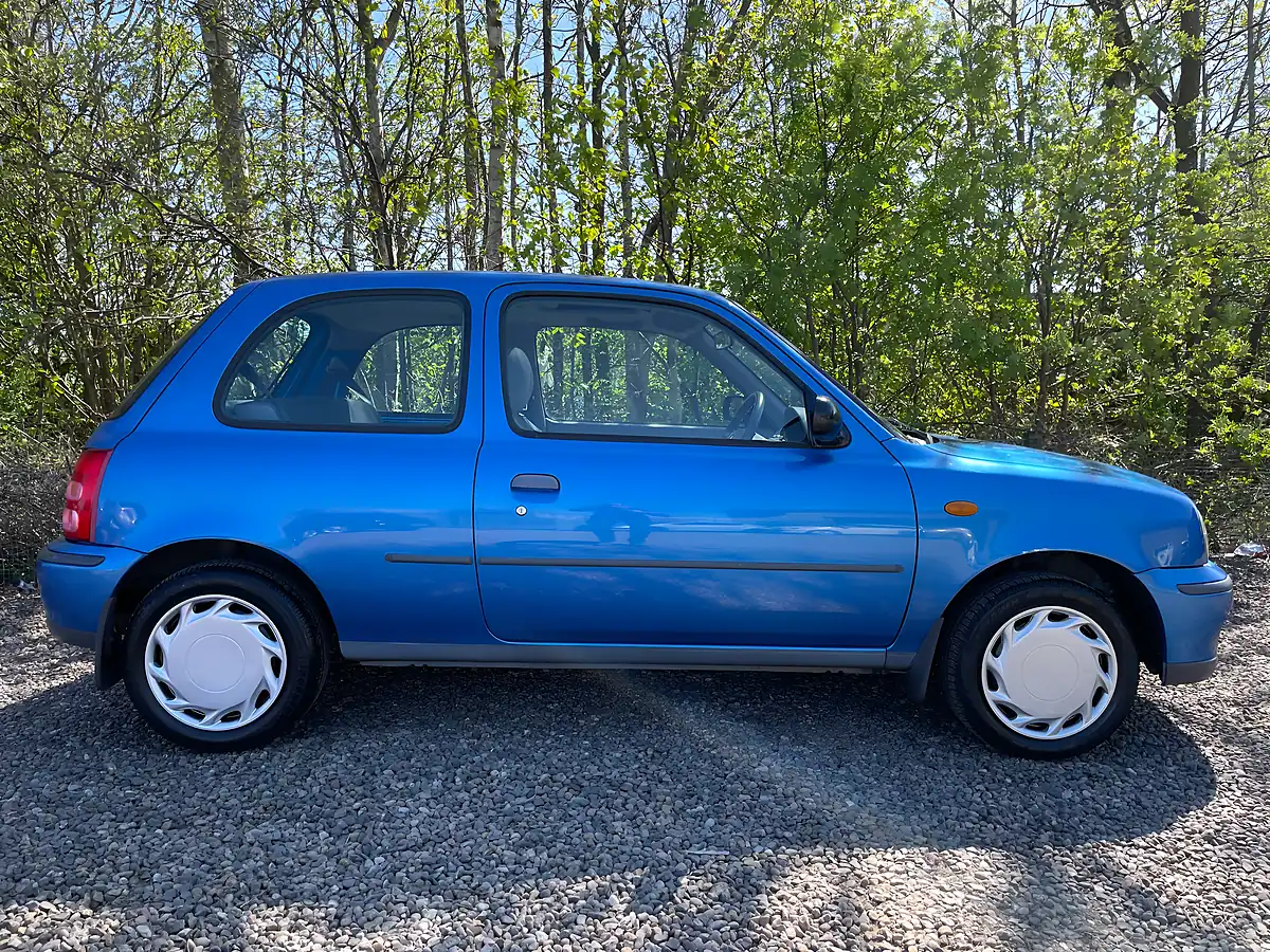 Used 2000 Nissan Micra S Blue - Interior and Exterior details 5