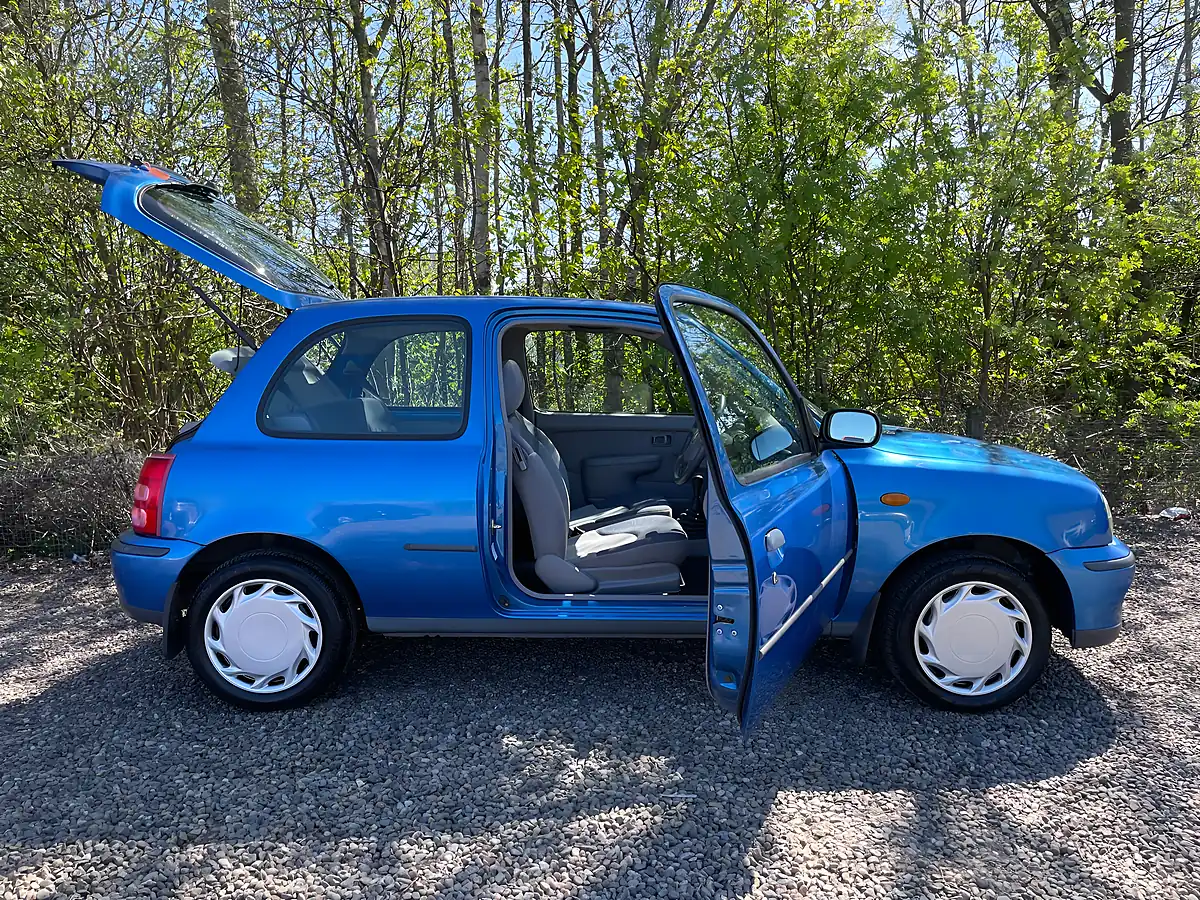 Used 2000 Nissan Micra S Blue - Interior and Exterior details 7