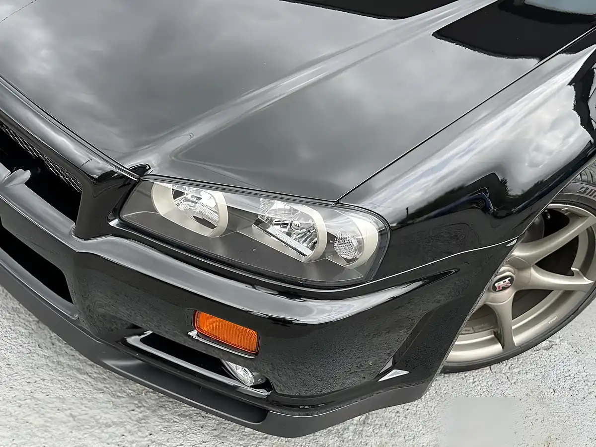 Used 2000 Nissan Skyline GT-R R34 Black - Interior and Exterior details 10
