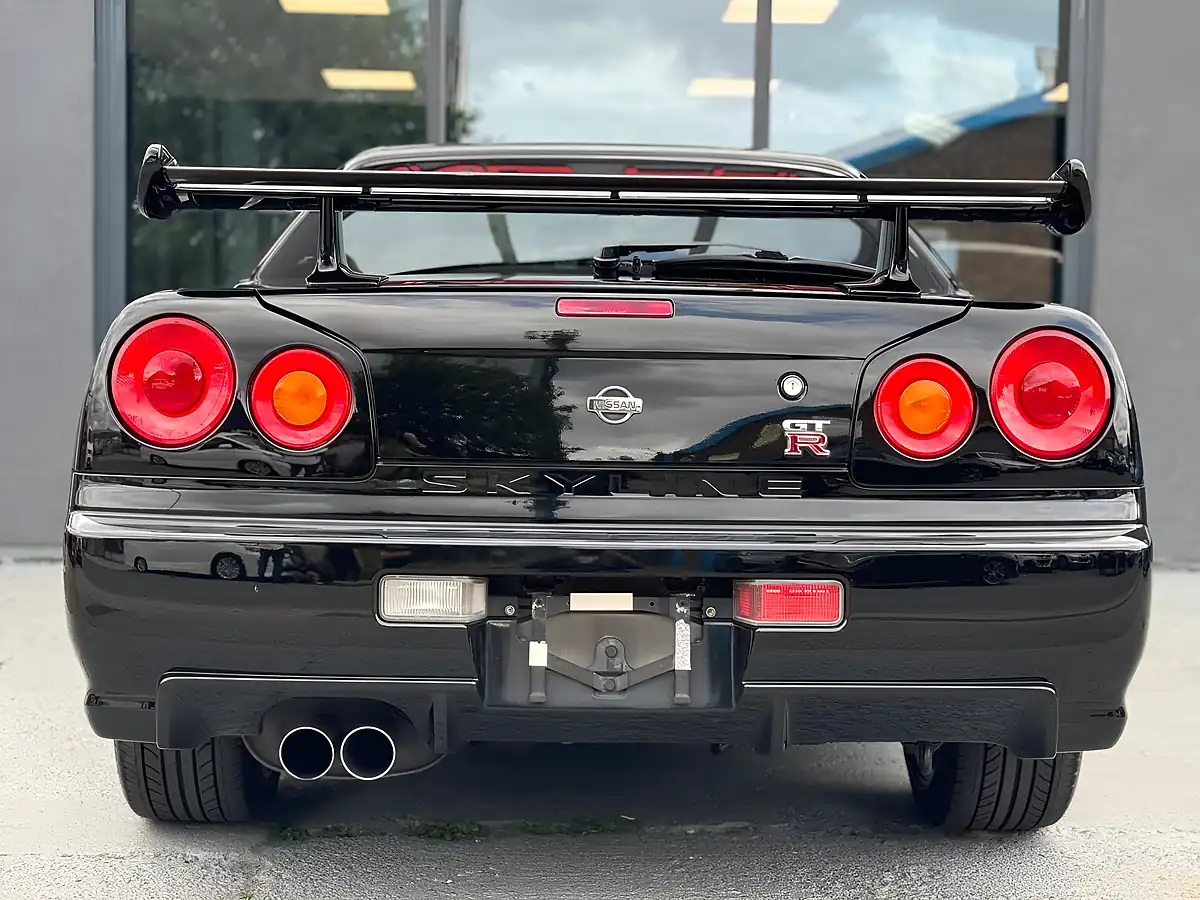 Used 2000 Nissan Skyline GT-R R34 Black - Interior and Exterior details 13