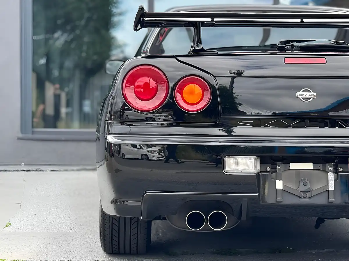 Used 2000 Nissan Skyline GT-R R34 Black - Interior and Exterior details 20