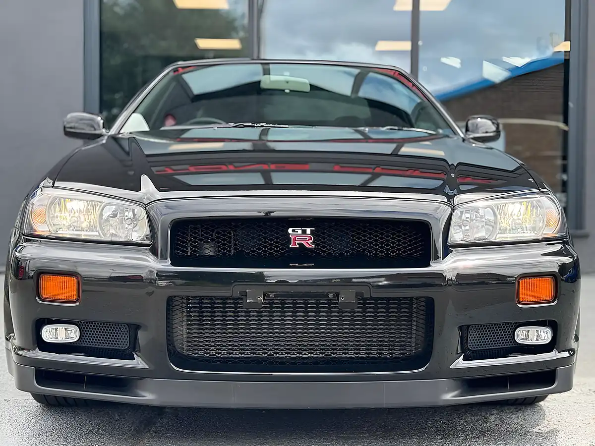 Used 2000 Nissan Skyline GT-R R34 Black - Interior and Exterior details 5