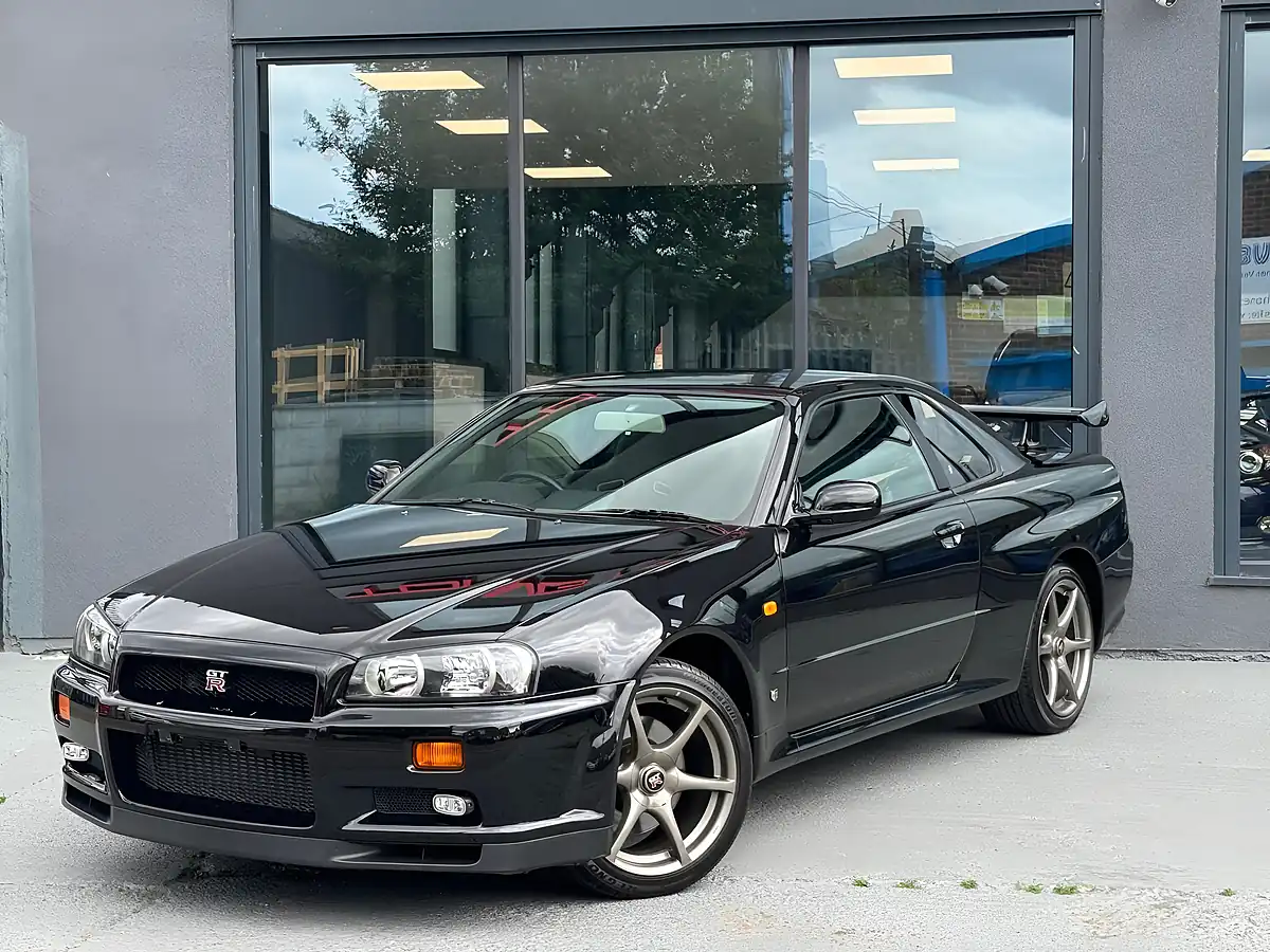 Used 2000 Nissan Skyline GT-R R34 Black - Interior and Exterior details 6