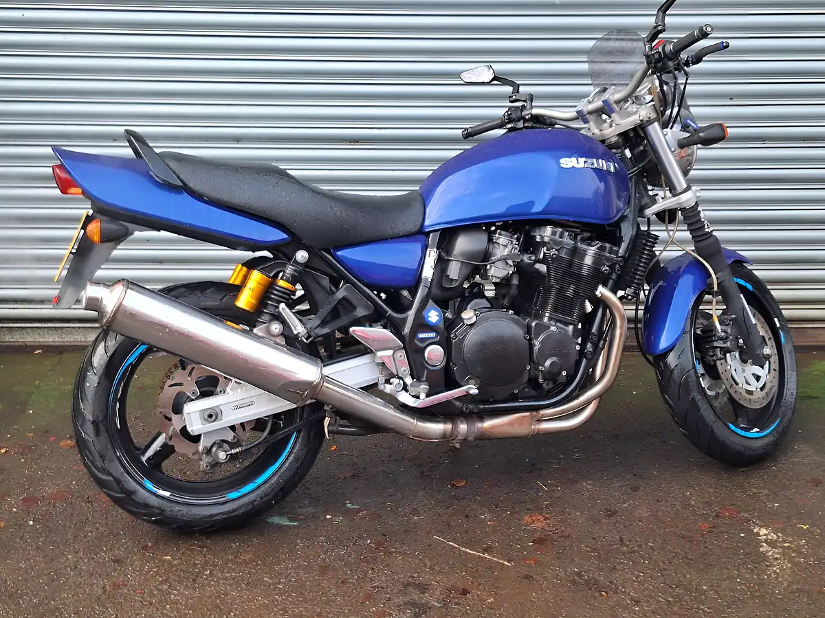 Used 2000 Suzuki Gsx Blue - Interior and Exterior details 3