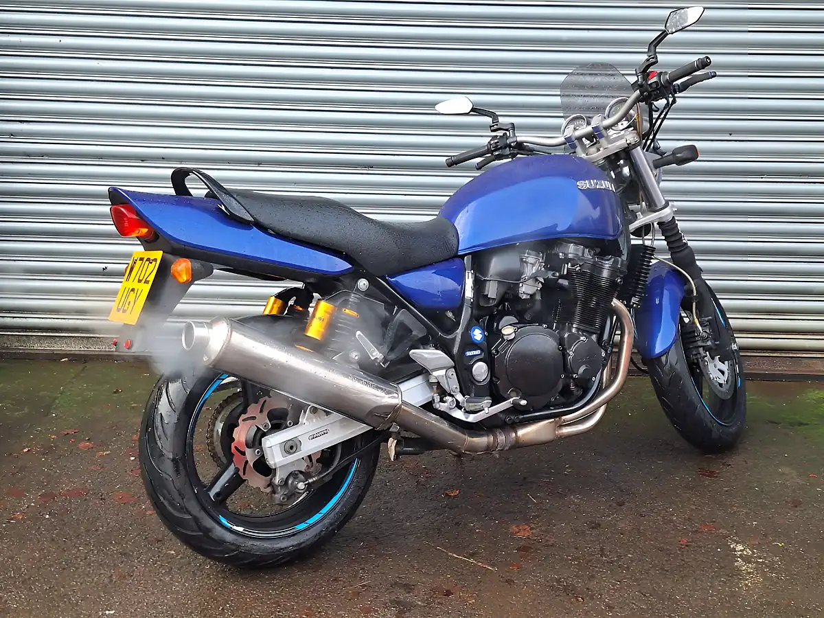 Used 2000 Suzuki Gsx Blue - Interior and Exterior details 4