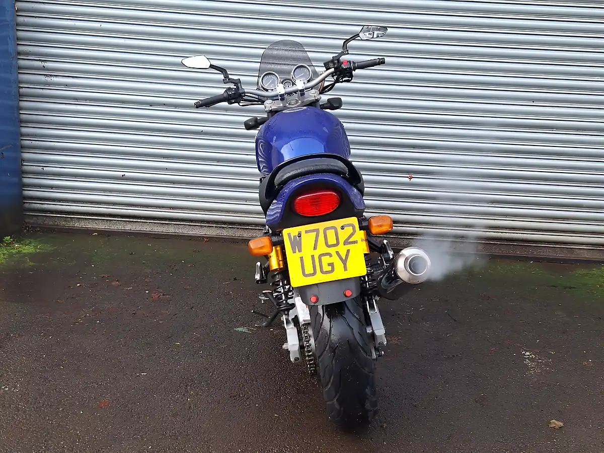 Used 2000 Suzuki Gsx Blue - Interior and Exterior details 6