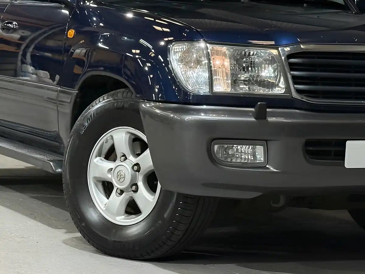 Used 2000 Toyota Land Cruiser Amazon Vx Blue - Interior and Exterior details 11