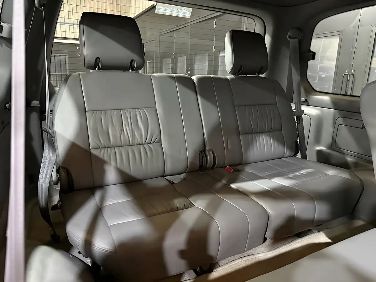 Used 2000 Toyota Land Cruiser Amazon Vx Blue - Interior and Exterior details 15