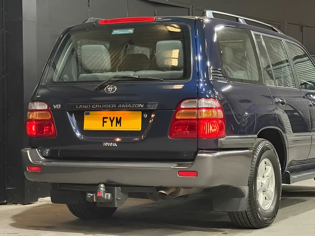 Used 2000 Toyota Land Cruiser Amazon Vx Blue - Interior and Exterior details 17