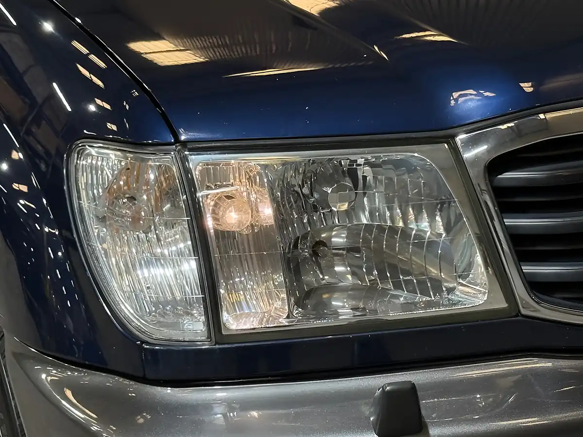 Used 2000 Toyota Land Cruiser Amazon Vx Blue - Interior and Exterior details 19