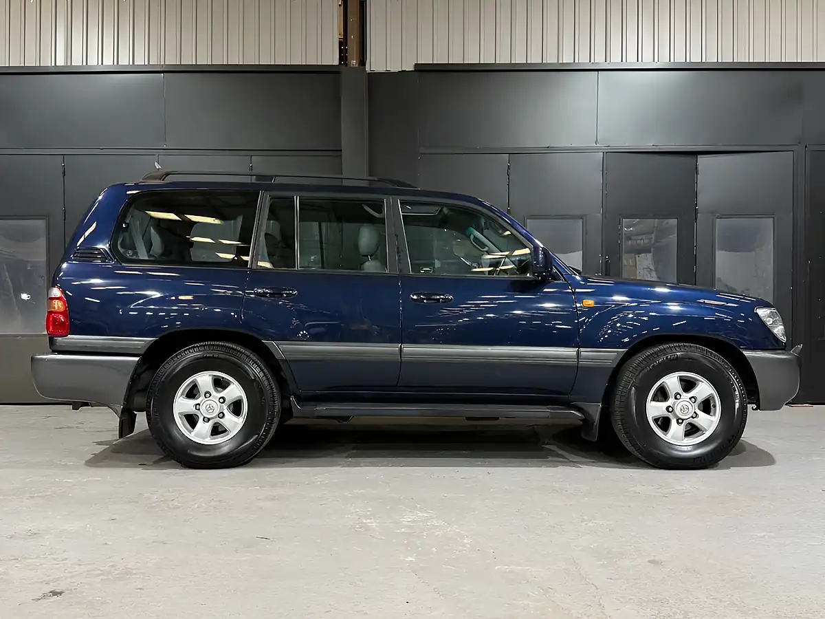 Used 2000 Toyota Land Cruiser Amazon Vx Blue - Interior and Exterior details 3