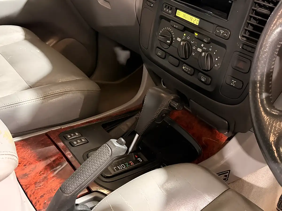 Used 2000 Toyota Land Cruiser Amazon Vx Blue - Interior and Exterior details 14