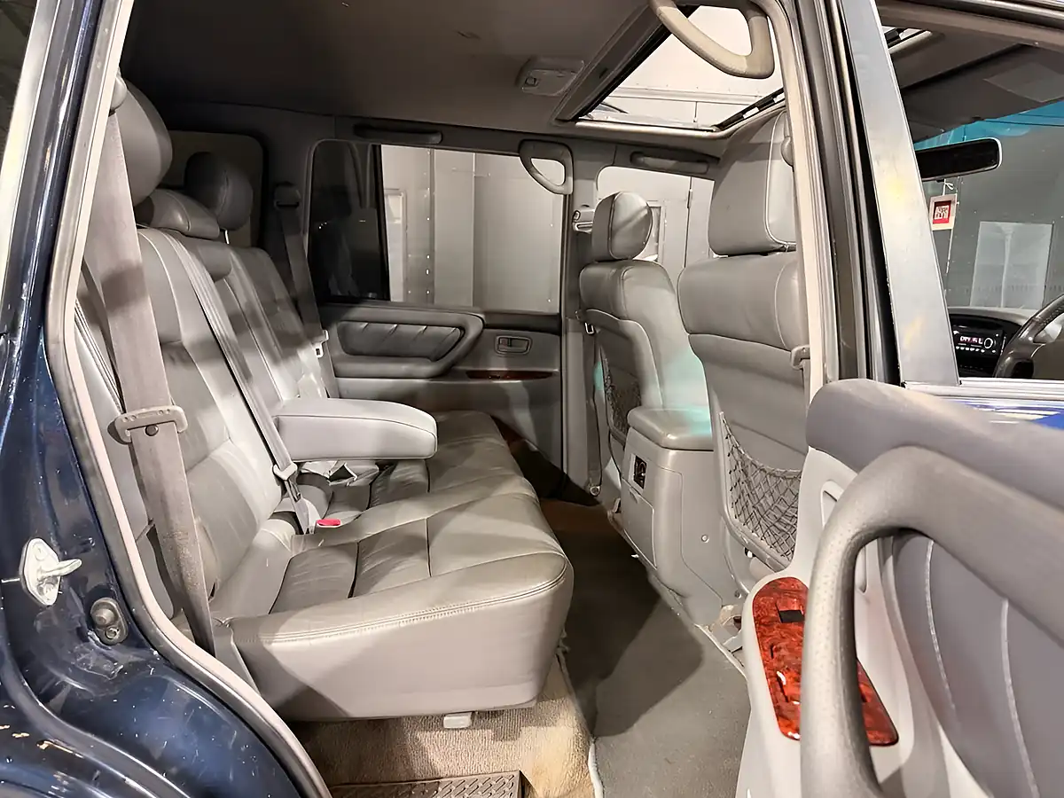 Used 2000 Toyota Land Cruiser Amazon Vx Blue - Interior and Exterior details 17