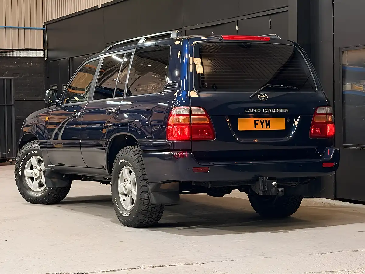 Used 2000 Toyota Land Cruiser Amazon Vx Blue - Interior and Exterior details 5