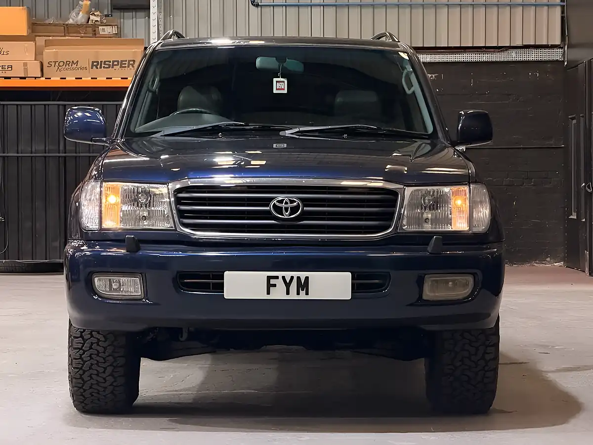 Used 2000 Toyota Land Cruiser Amazon Vx Blue - Interior and Exterior details 7