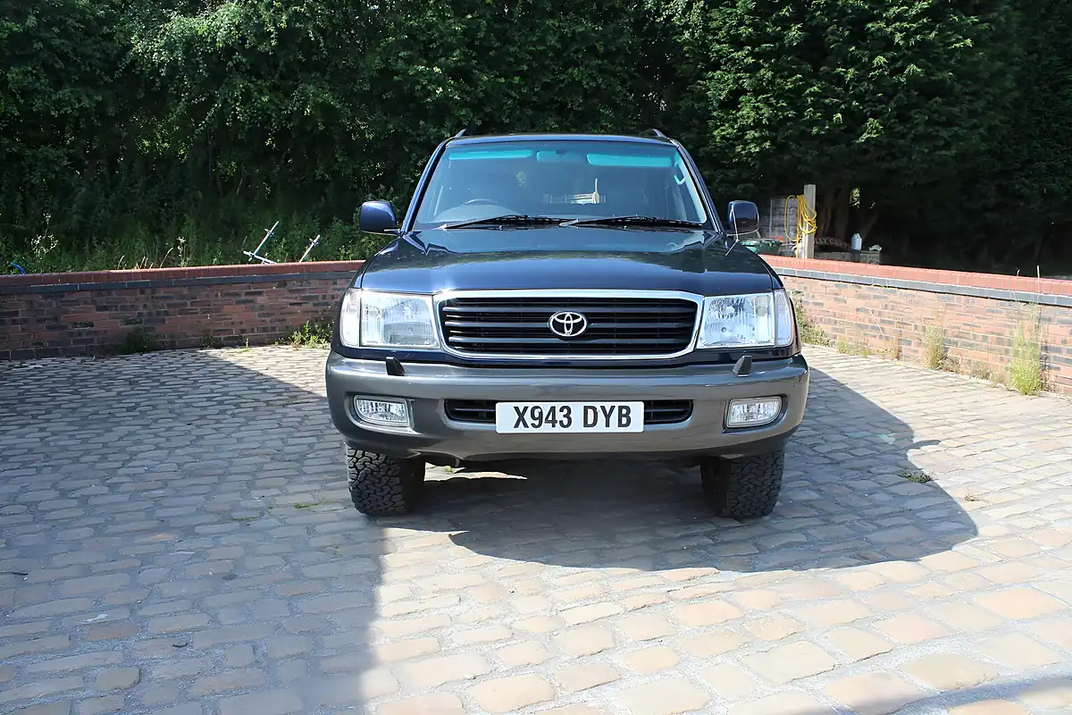 Used 2000 Toyota Land Cruiser Amazon Vx Blue - Interior and Exterior details 10