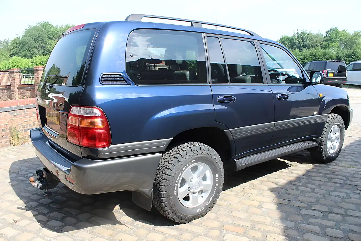 Used 2000 Toyota Land Cruiser Amazon Vx Blue - Interior and Exterior details 13